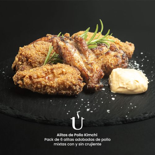 Alitas de pollo adobadas al kimchi mixtas con y sin crujiente