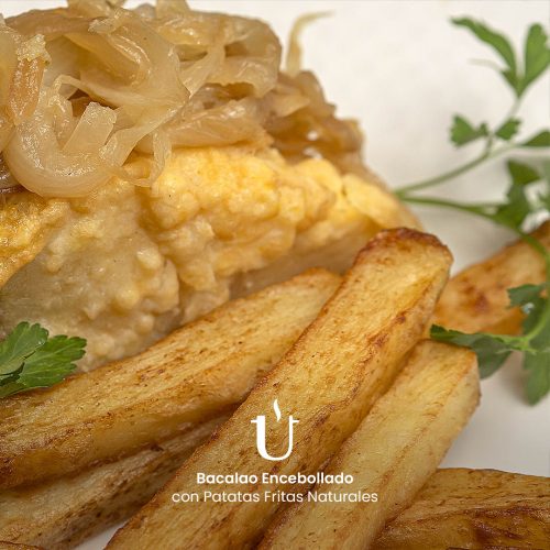 Bacalao Encebollado con Patatas Fritas Naturales Raggú