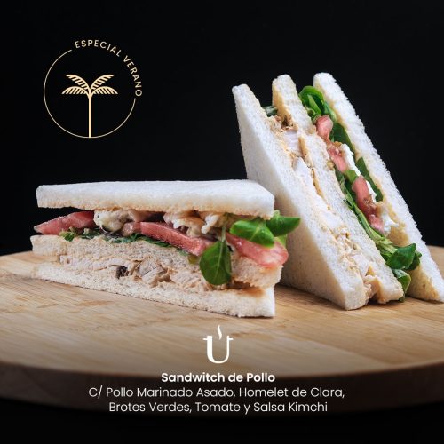 Sandwitch de Pollo C/ Pollo Marinado Asado, Homelet de Clara, Brotes Verdes, Tomate y Salsa Kimchi