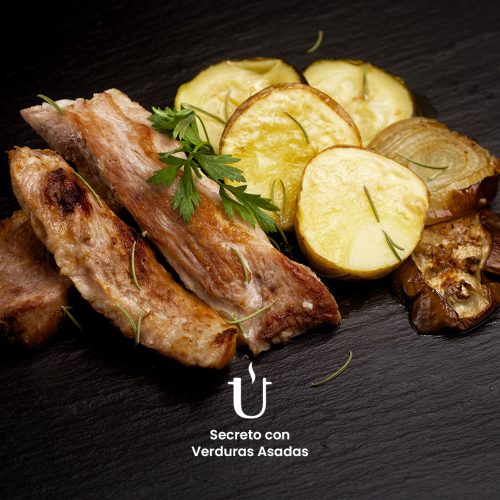 Secreto con Verduras Asadas Raggú