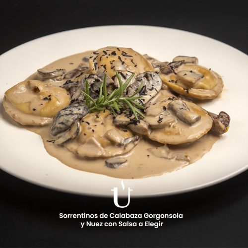 Sorrentinos de Calabaza Gorgonzola y Nuez Raggú