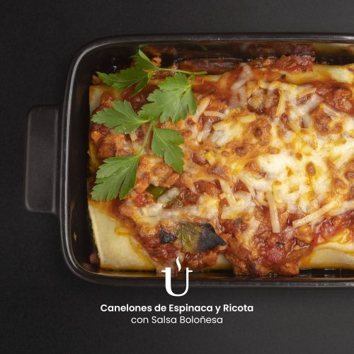 Canelones de Espinacas y Ricota con Salsa Boloñesa
