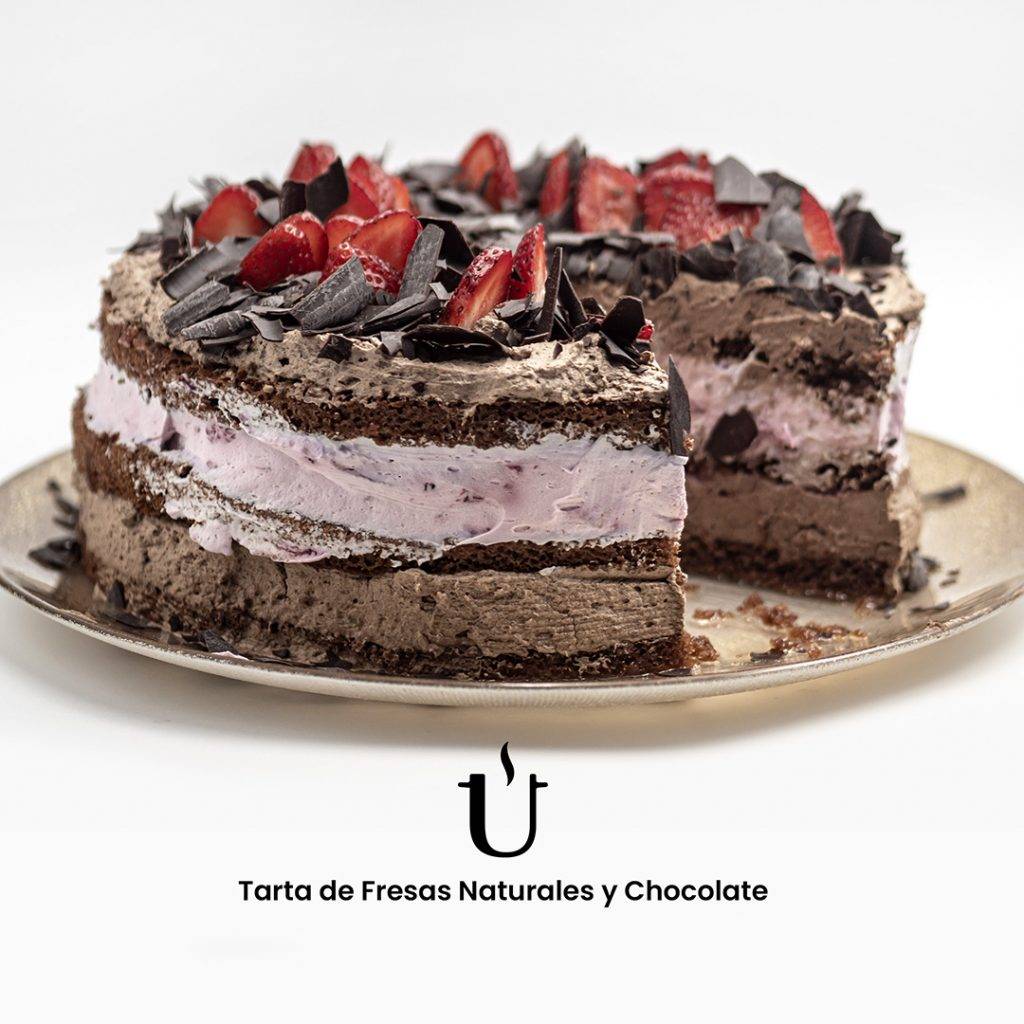Tarta de Fresas Naturales y Chocolate - Raggú